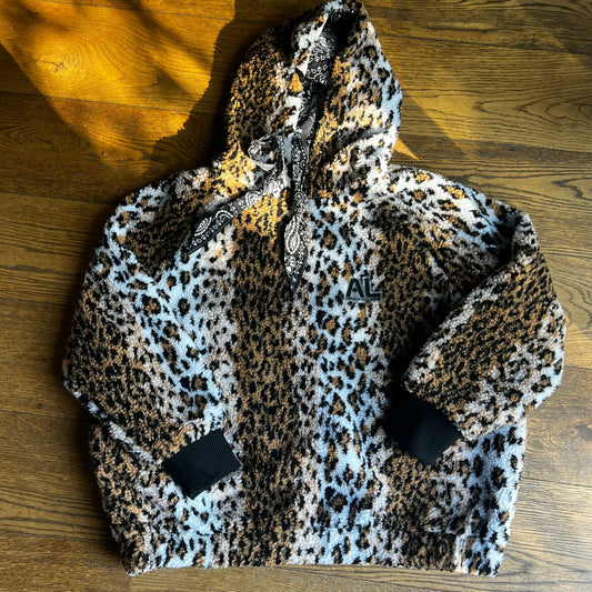 ג׳קט פרוותי מנומר של Arizona Love