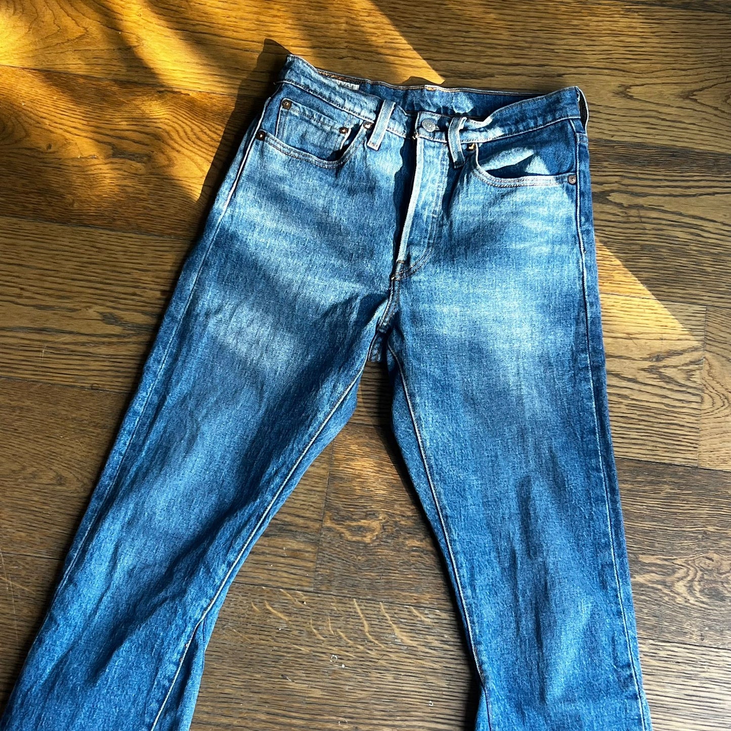 ג׳ינס בהיר של Levi's