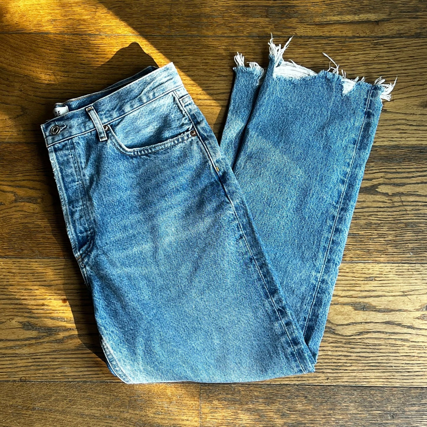 ג׳ינס בהיר של Agolde