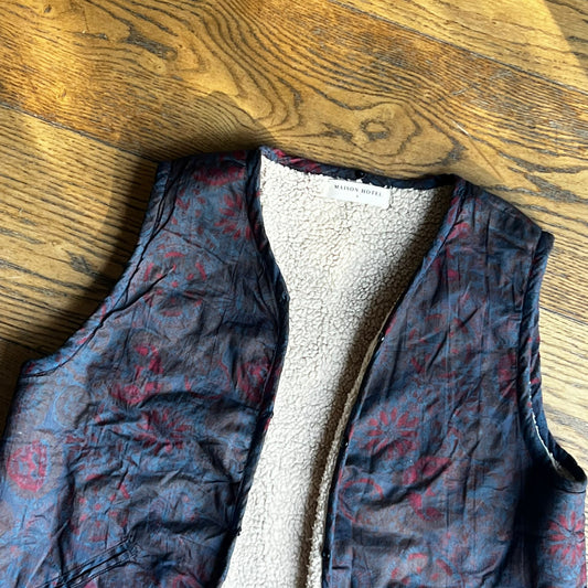 וסט חורפי של Maison Hotel