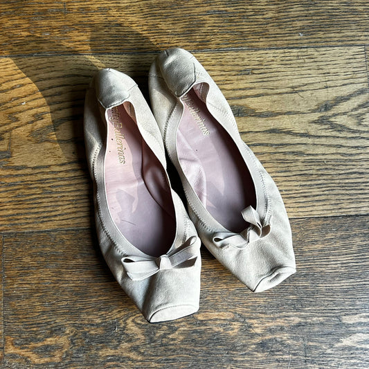 נעלי בובה בהירות של Pretty Ballerinas