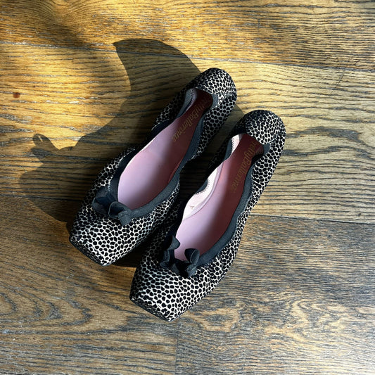 נעלי בובה נקודות של Pretty Ballerinas