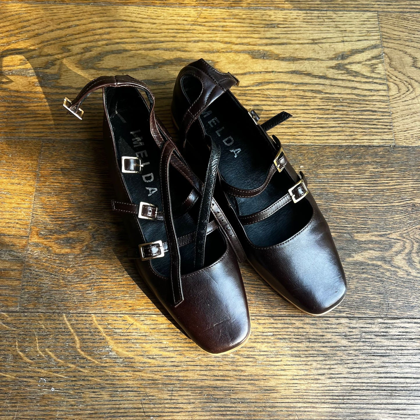 נעלי לוקה חומות של Imelda