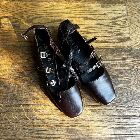 נעלי לוקה חומות של Imelda