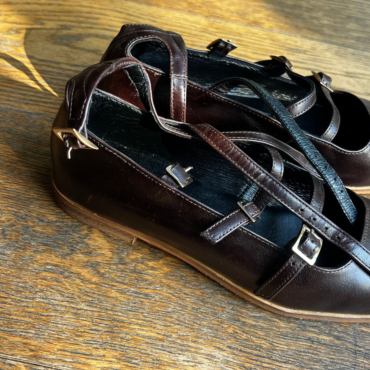 נעלי לוקה חומות של Imelda