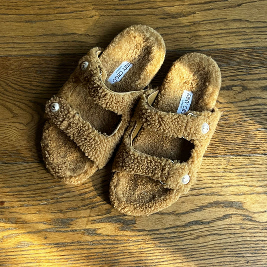 כפכפי פרווה של Jimmy Choo