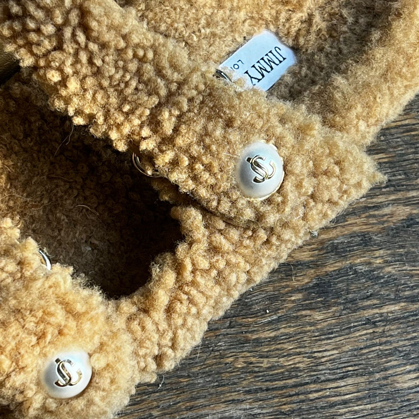 כפכפי פרווה של Jimmy Choo