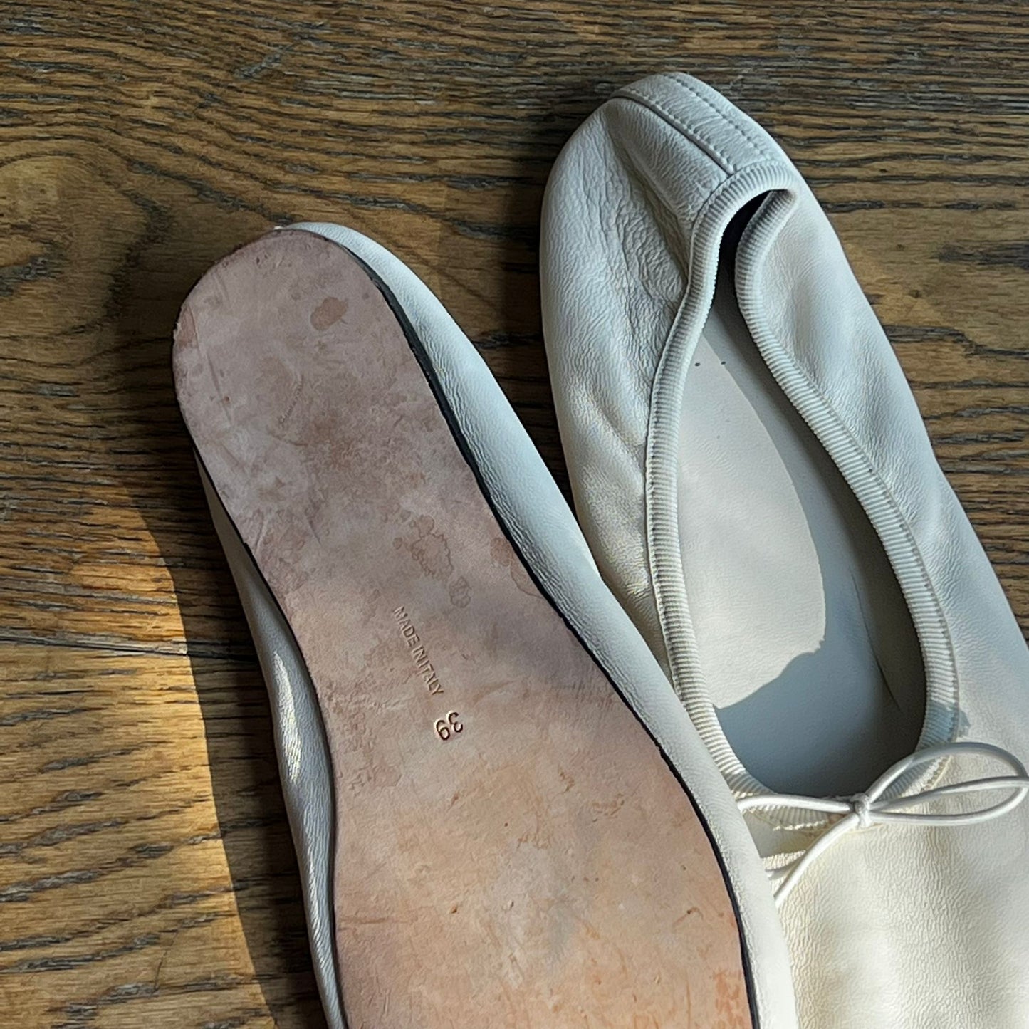 נעלי בובה לבנות מעור