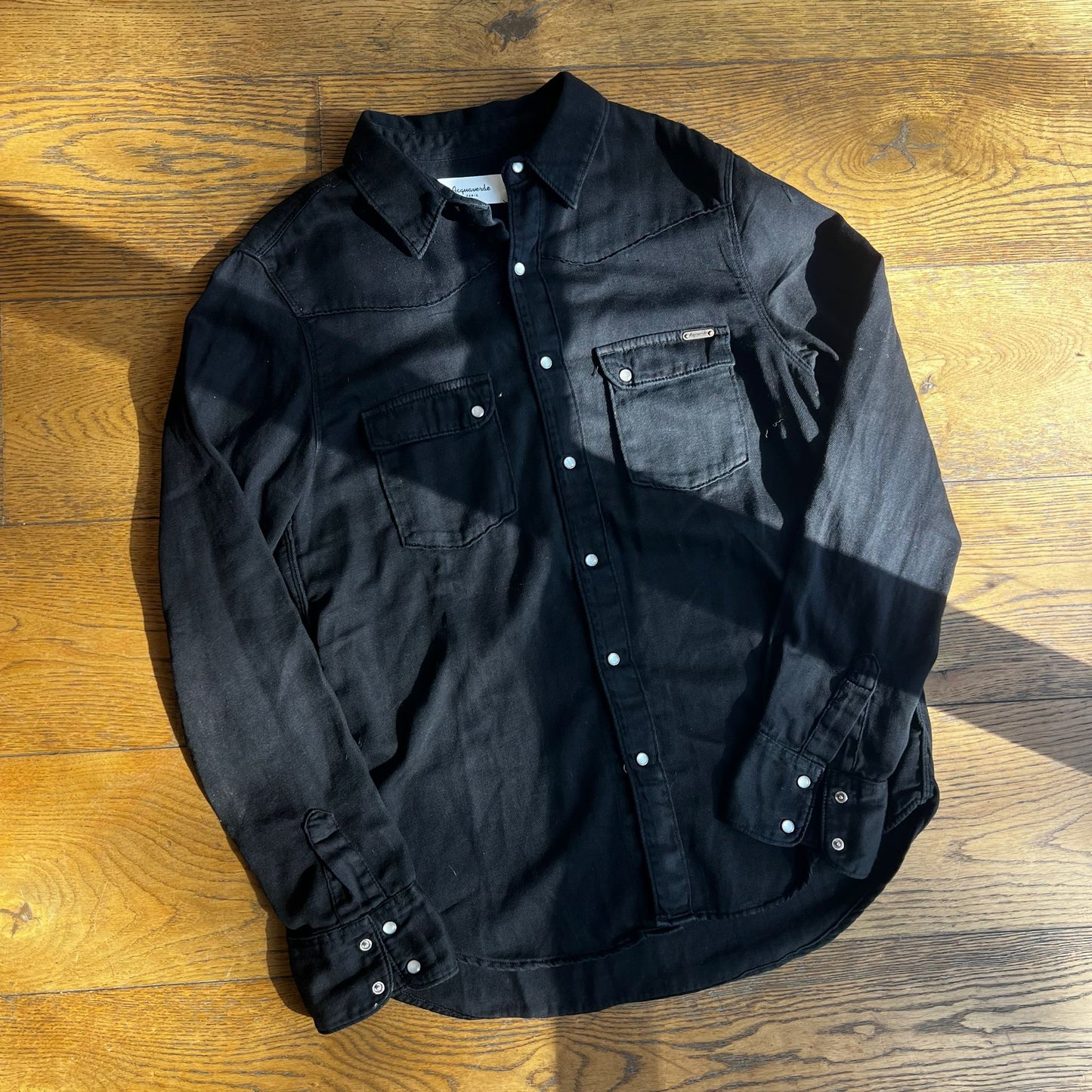 מכופתרת ג׳ינס כהה של Aquaverde