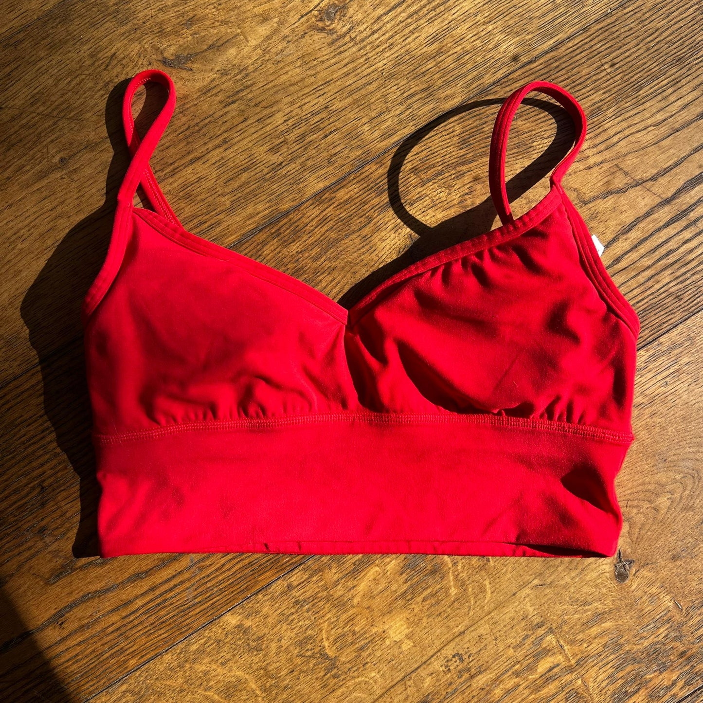 ברלט ספורטיבי אדום של Lululemon