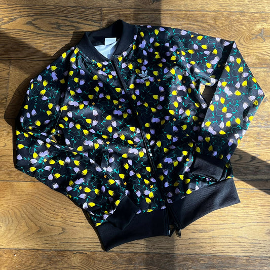 ג׳קט פרחוני של Adidas