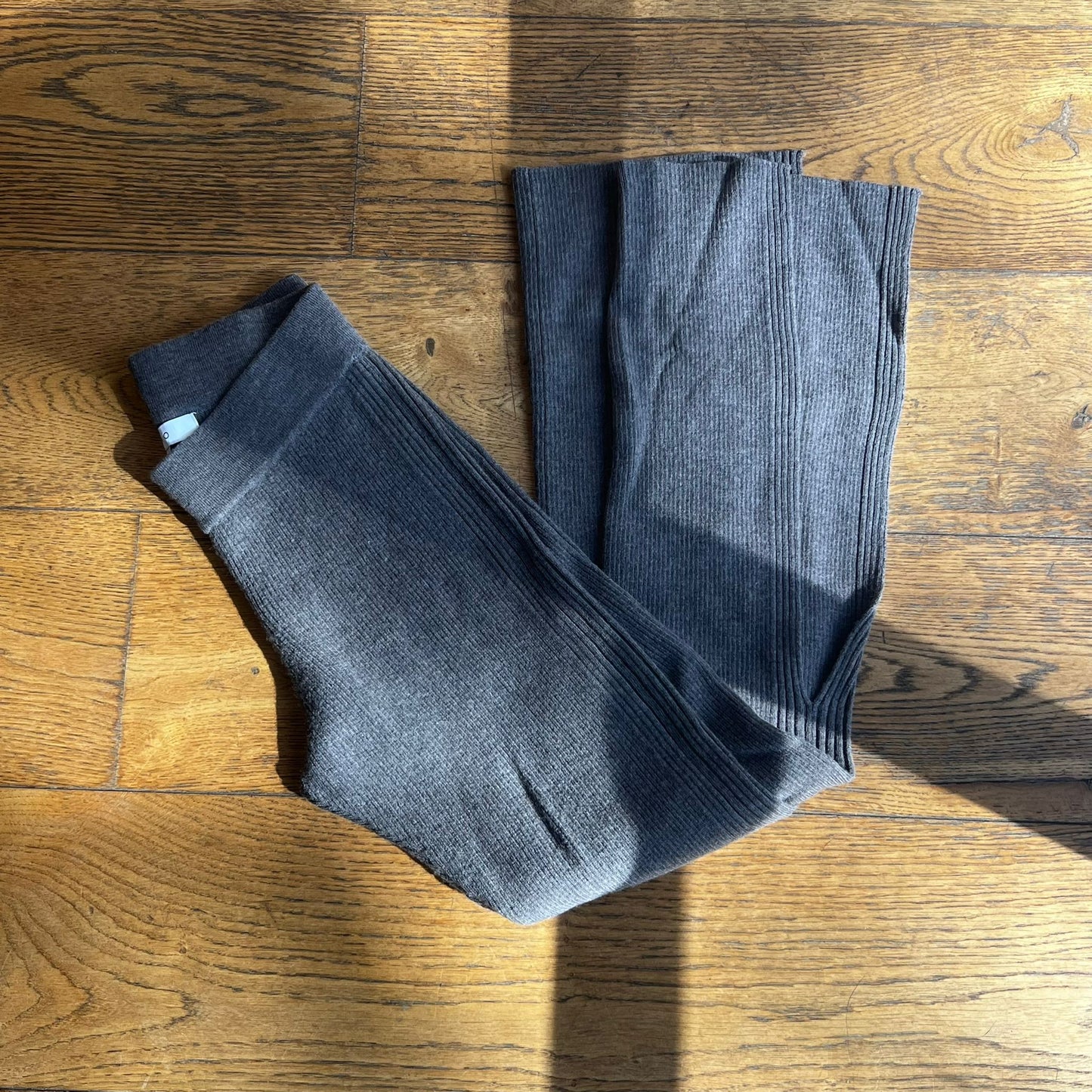 מכנסי סריג אפורים של IRO