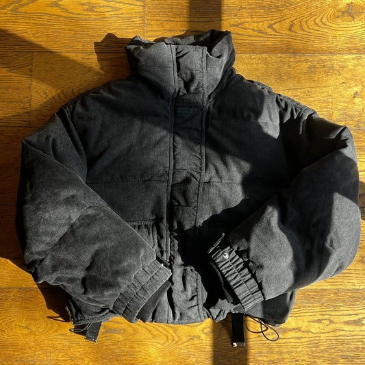 מעיף פוף אפור של Agolde