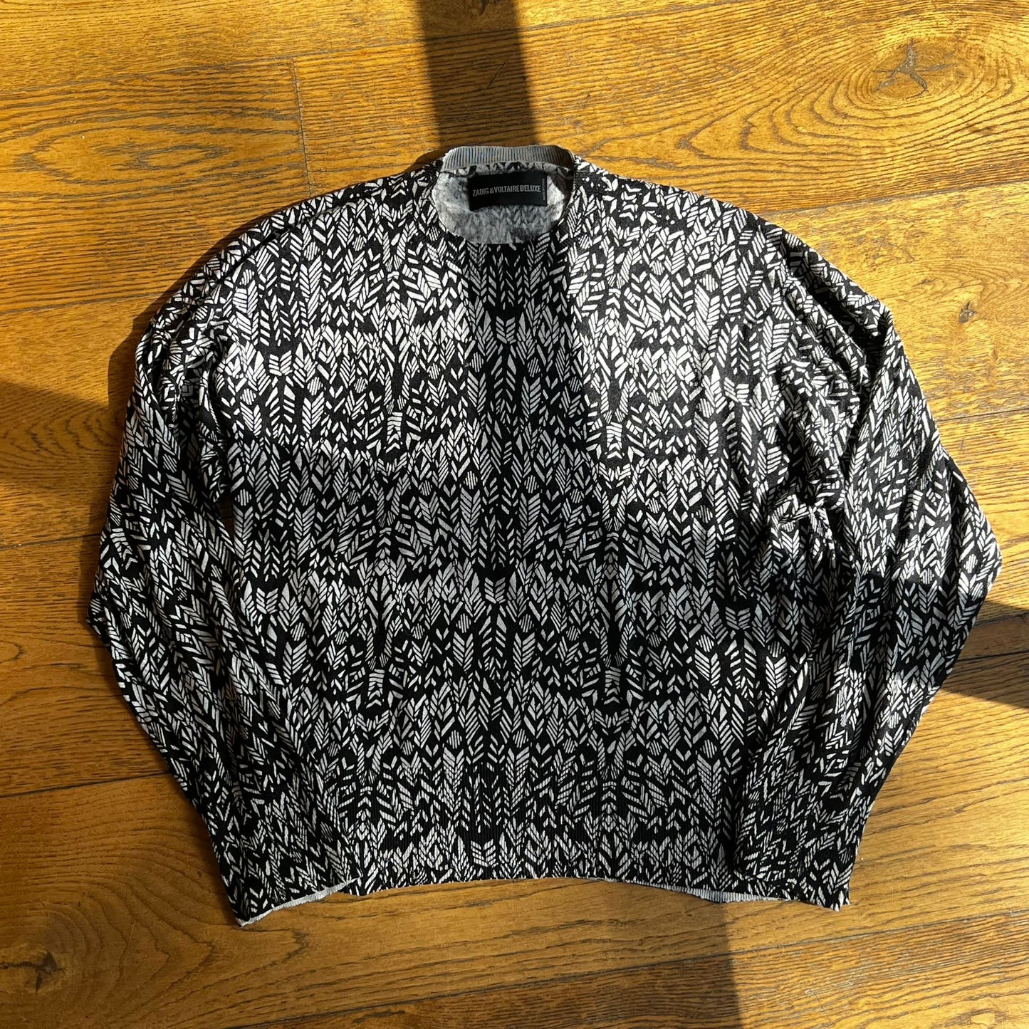 סריג שחור-לבן של Zadig & Voltaire