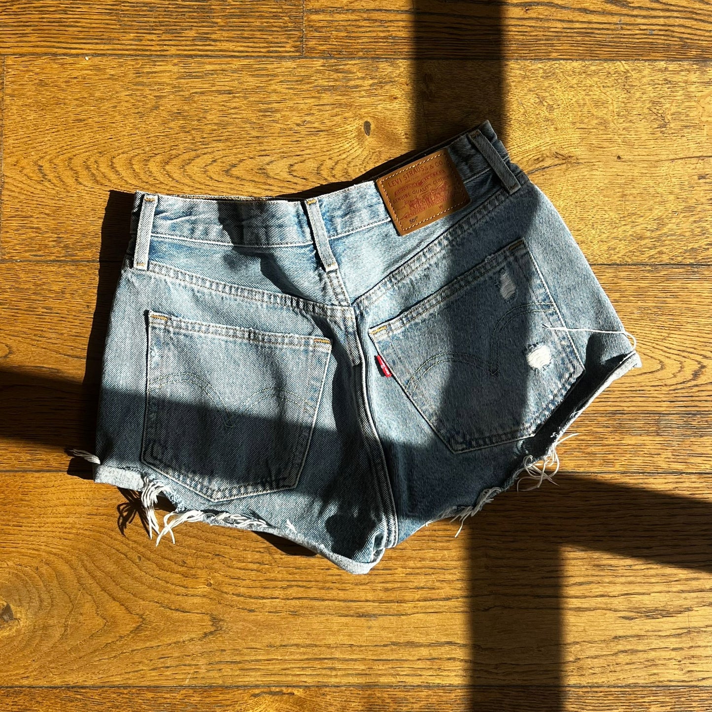 שורטס ג׳ינס בהירים של Levi's