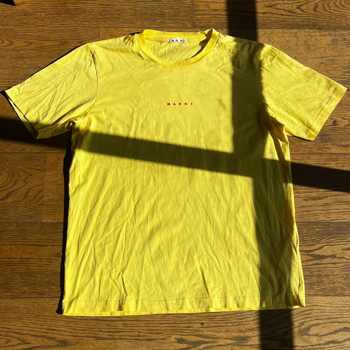 טישירט צהובה של Marni