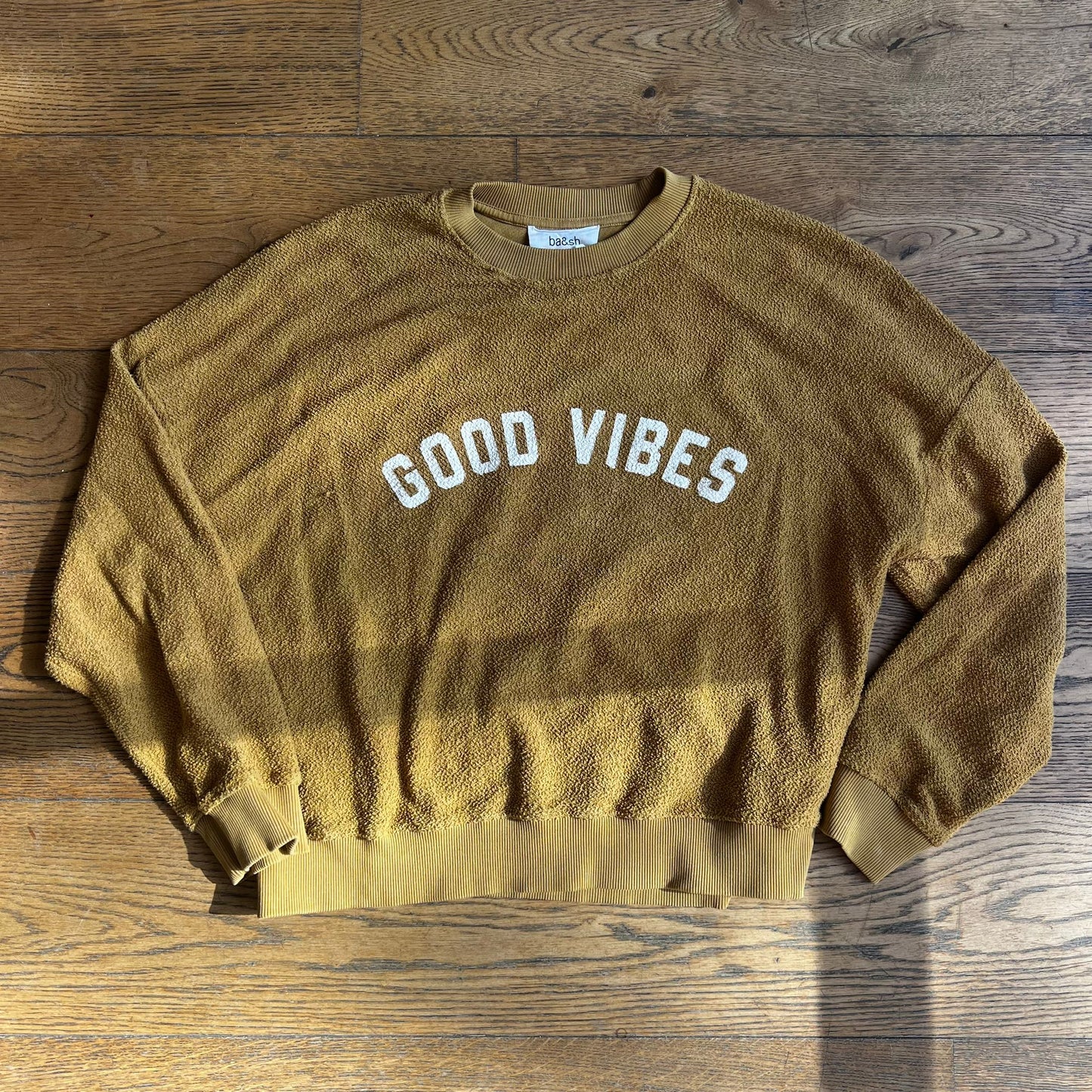 סווטשירט חרדל של ba&sh