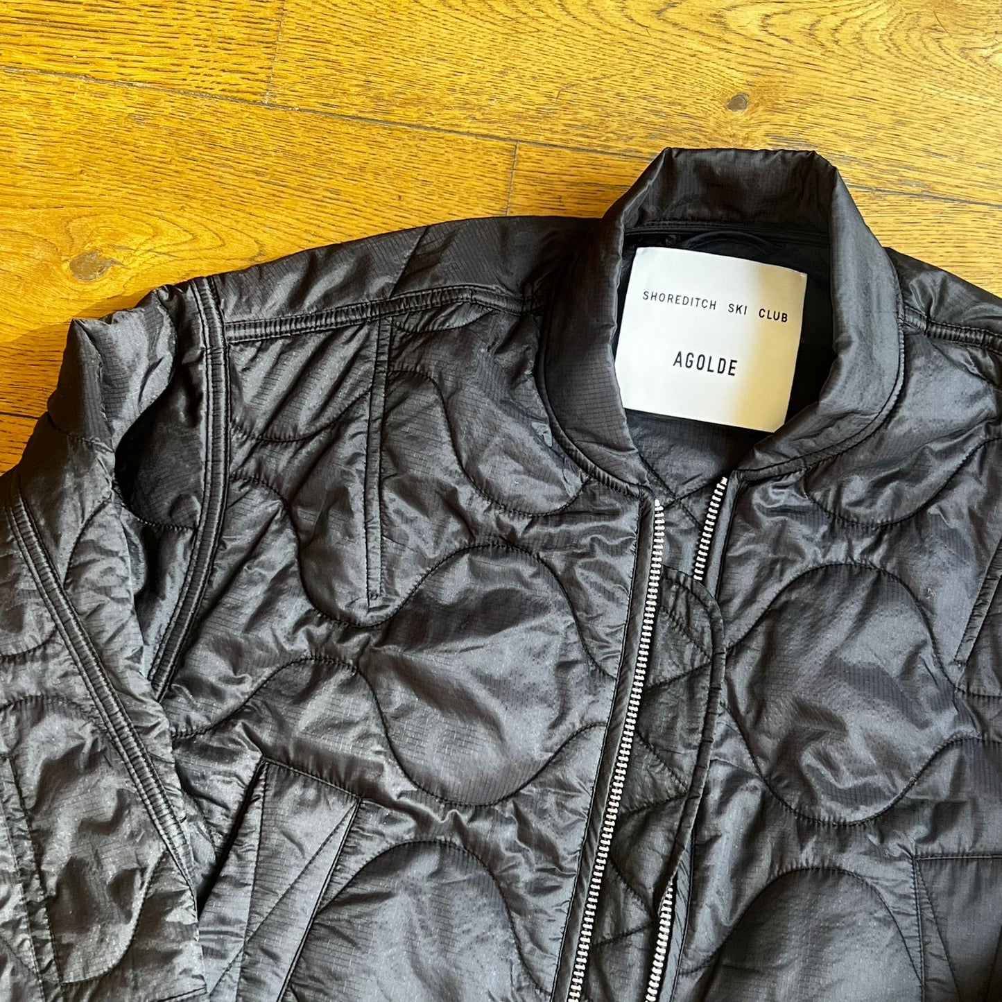 מעיל פוף שחור של Agolde