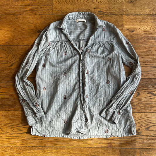 מכופתרת פסים עם רקמה של Maison Hotel