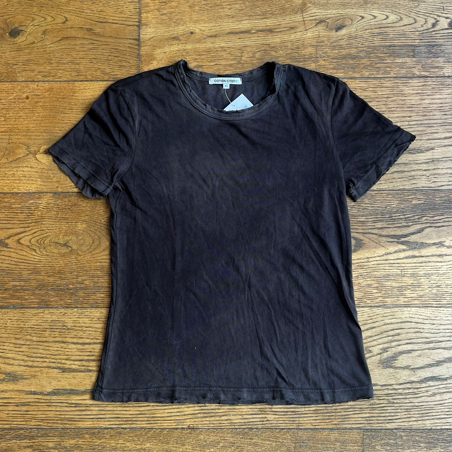 טישירט כהה של Cotton Citizen