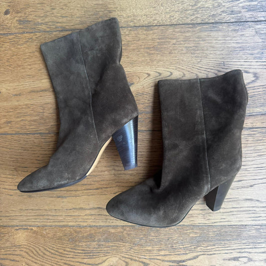 מגפוני זמש של Isabel Marant