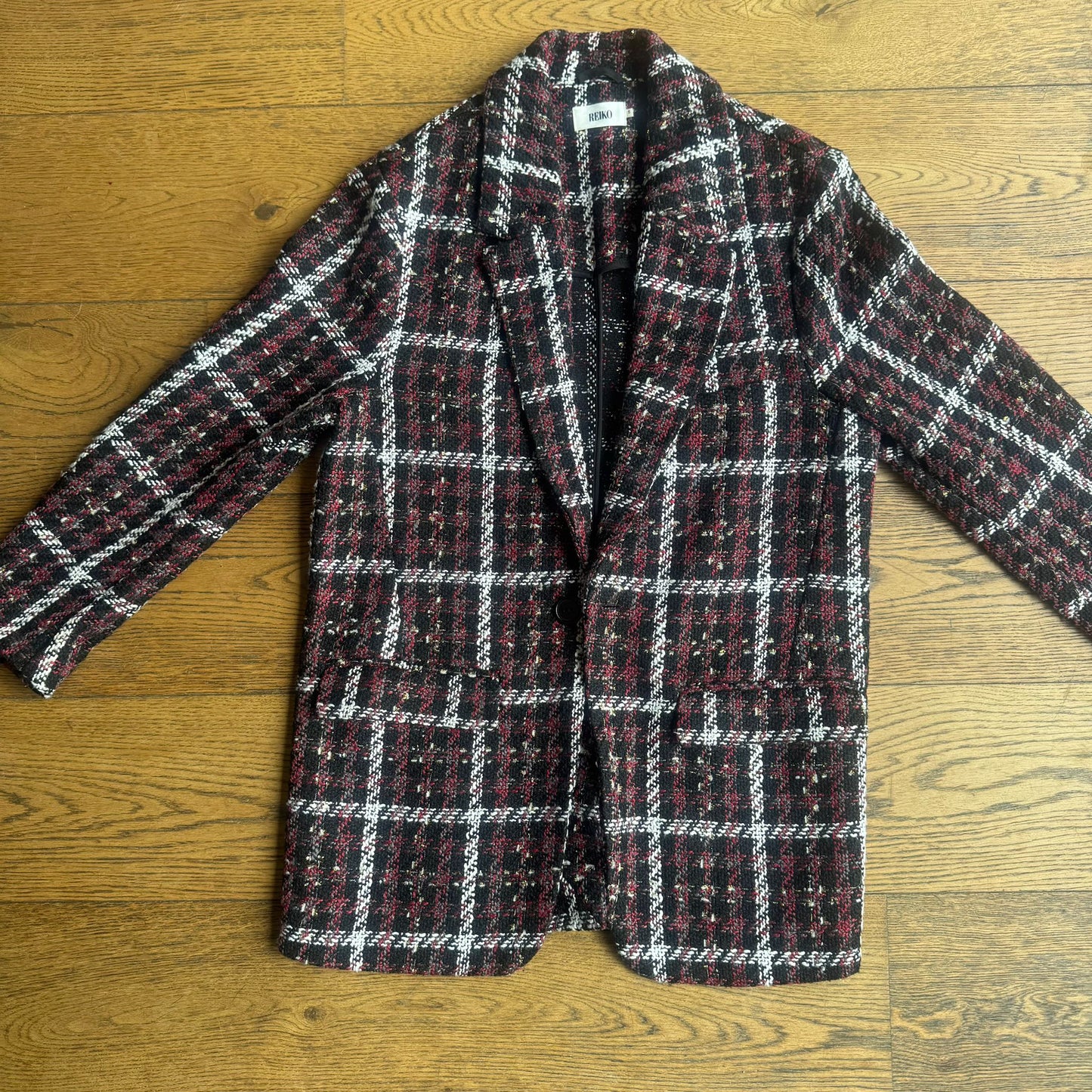 בלייזר משובץ של REIKO