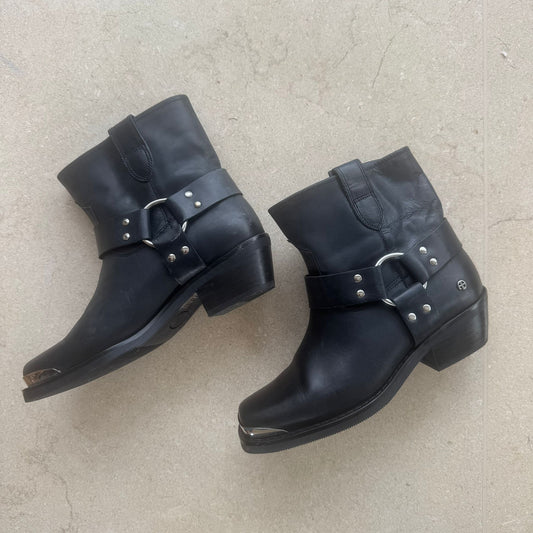 מגפיים שחורים של Anine Bing