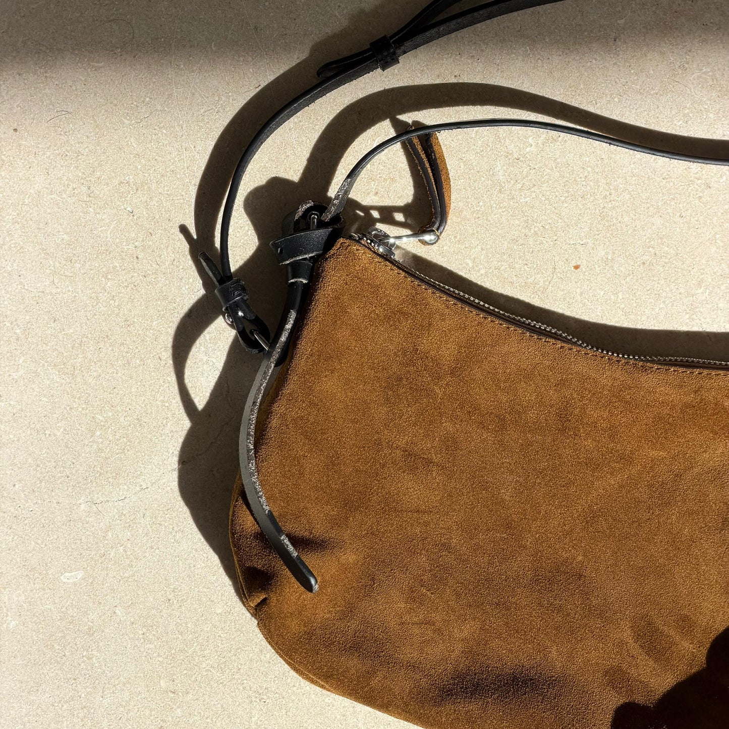 תיק זמש של Massimo Dutti