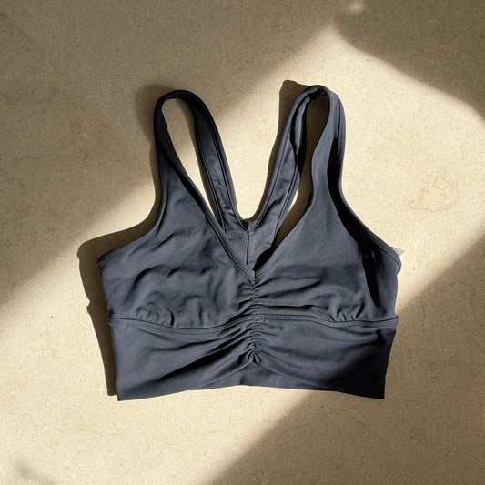 טופ כיווצים שחור של alo yoga