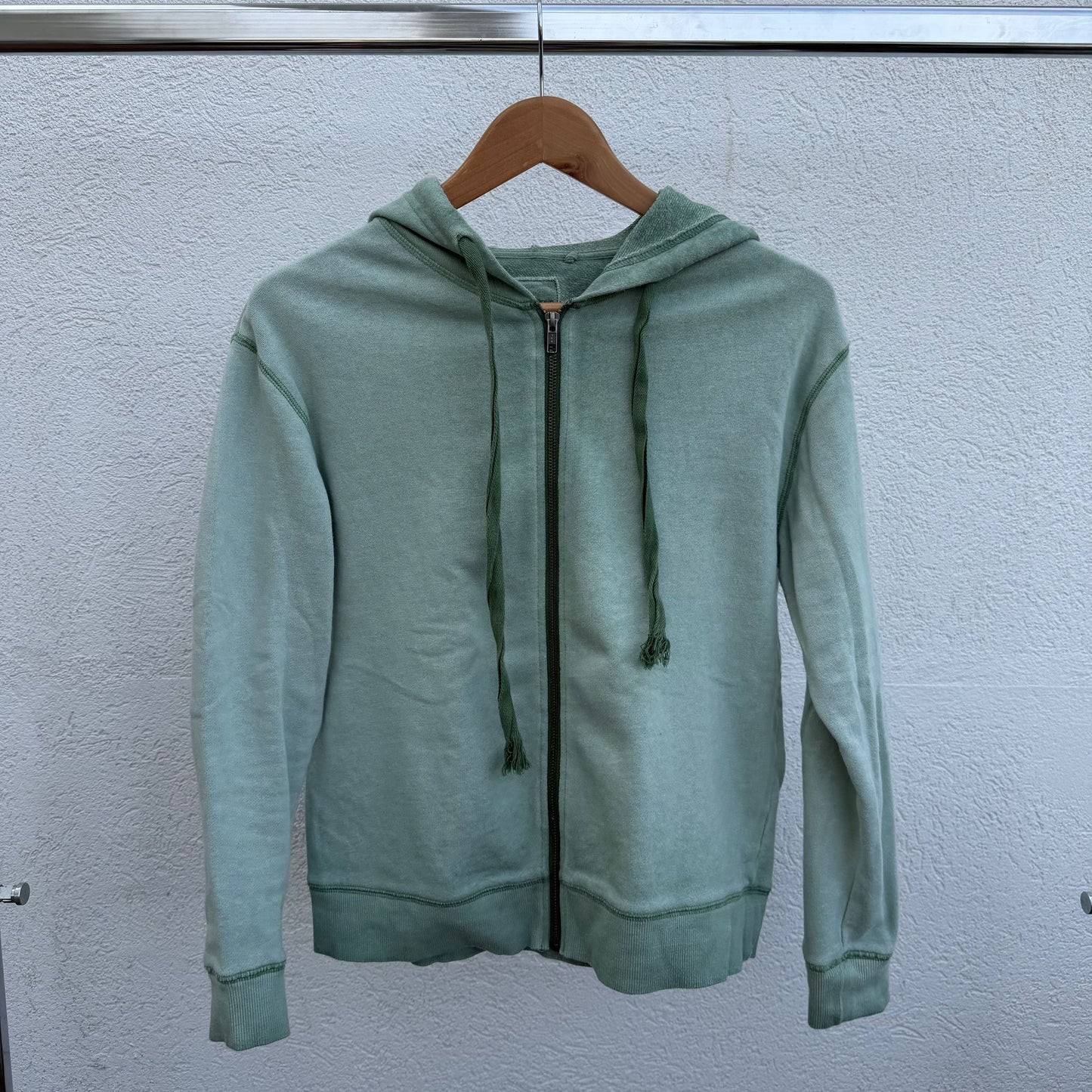 סווטישירט ירקרק של Sack's