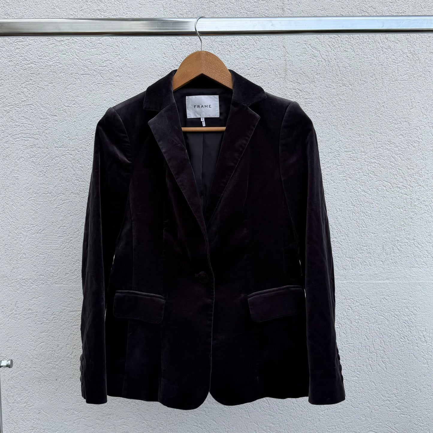 בלייזר קטיפה כהה של Frame