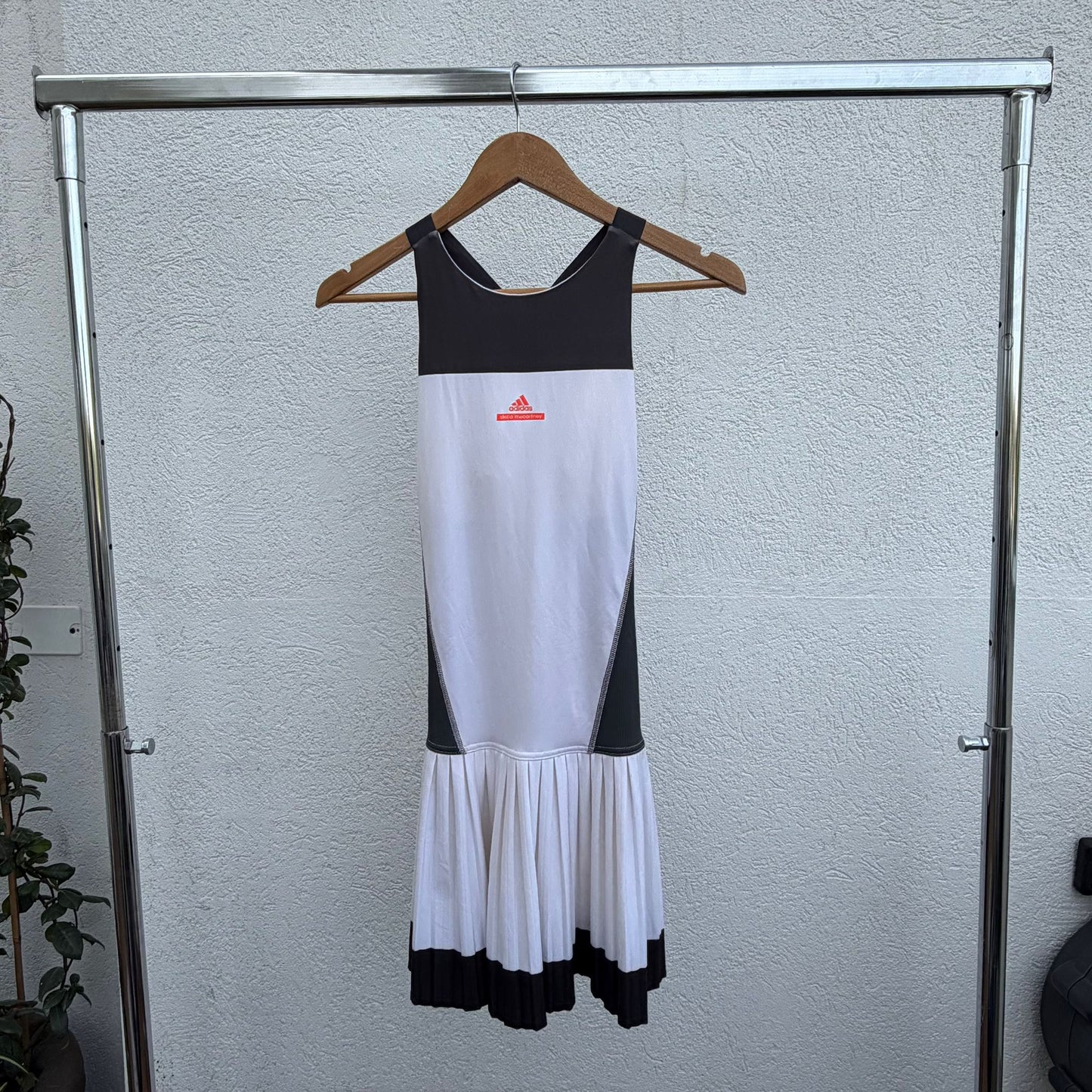 שמלת טניס של Adidas x Stella McCartney