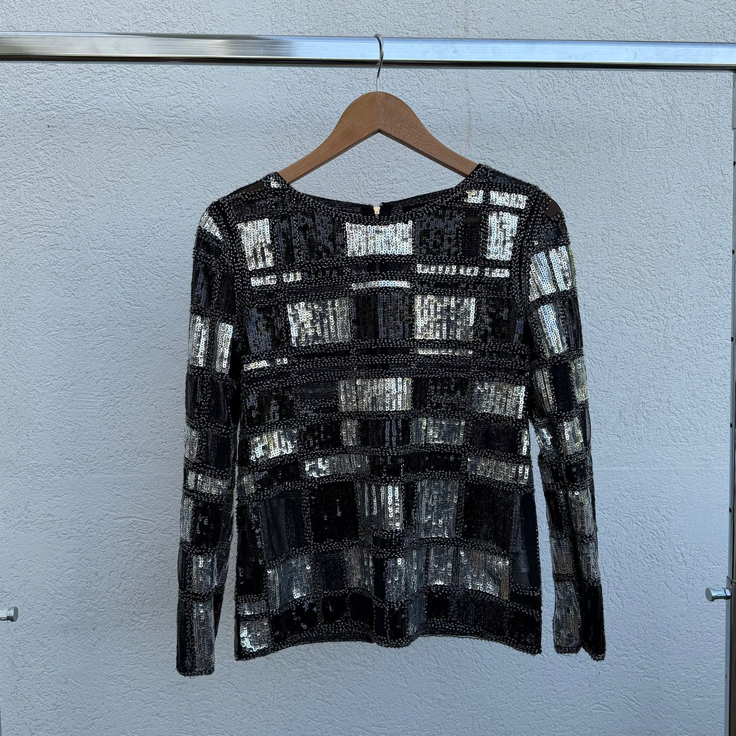 חולצת פייטים של Endless Rose