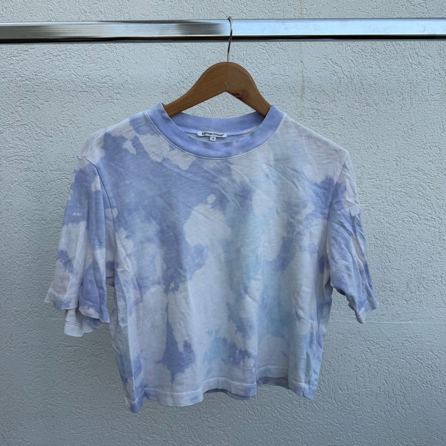 טישירט טאי-דאי סגולה של Cotton Citizen