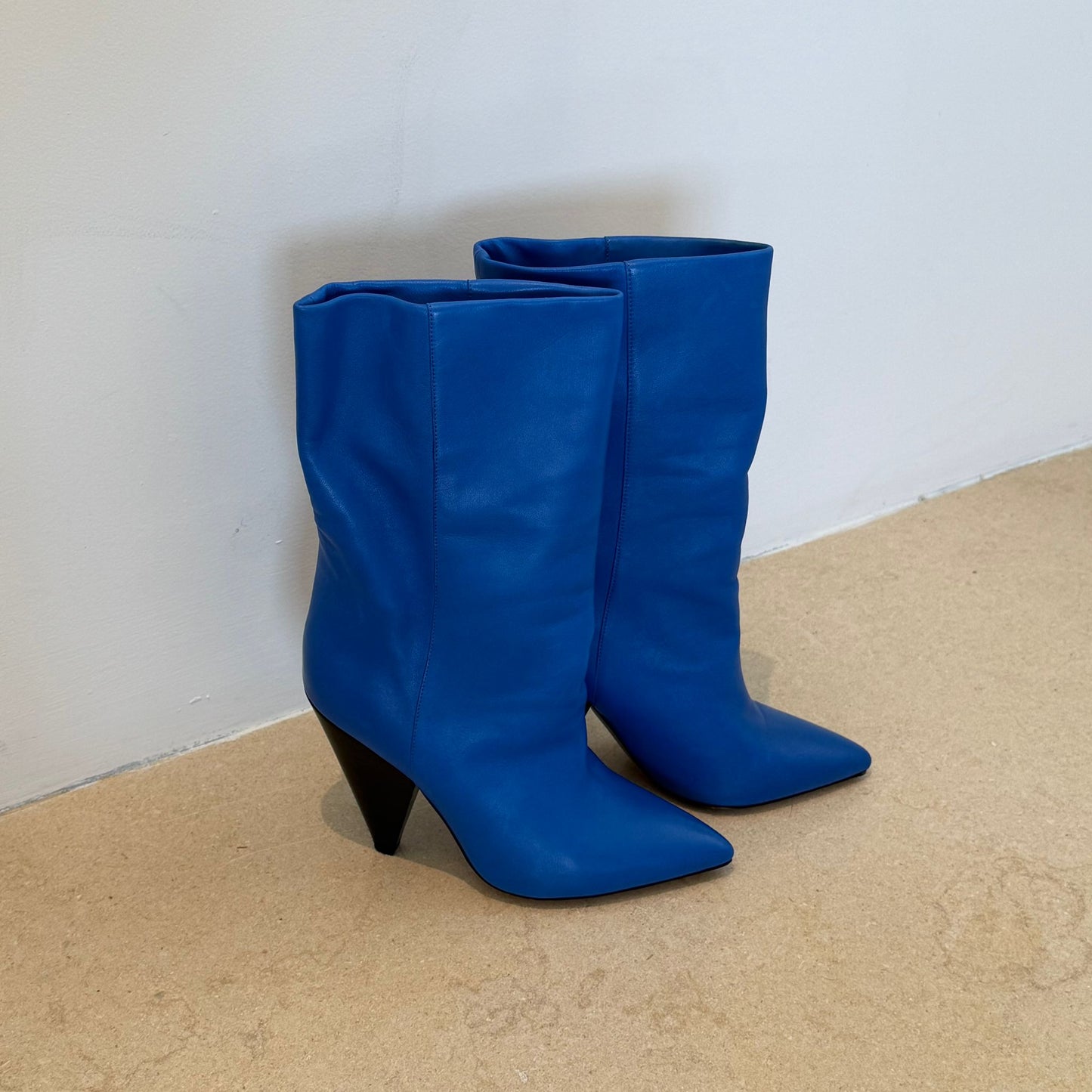 מגפיים כחולים עם עקב של Isabel Marant