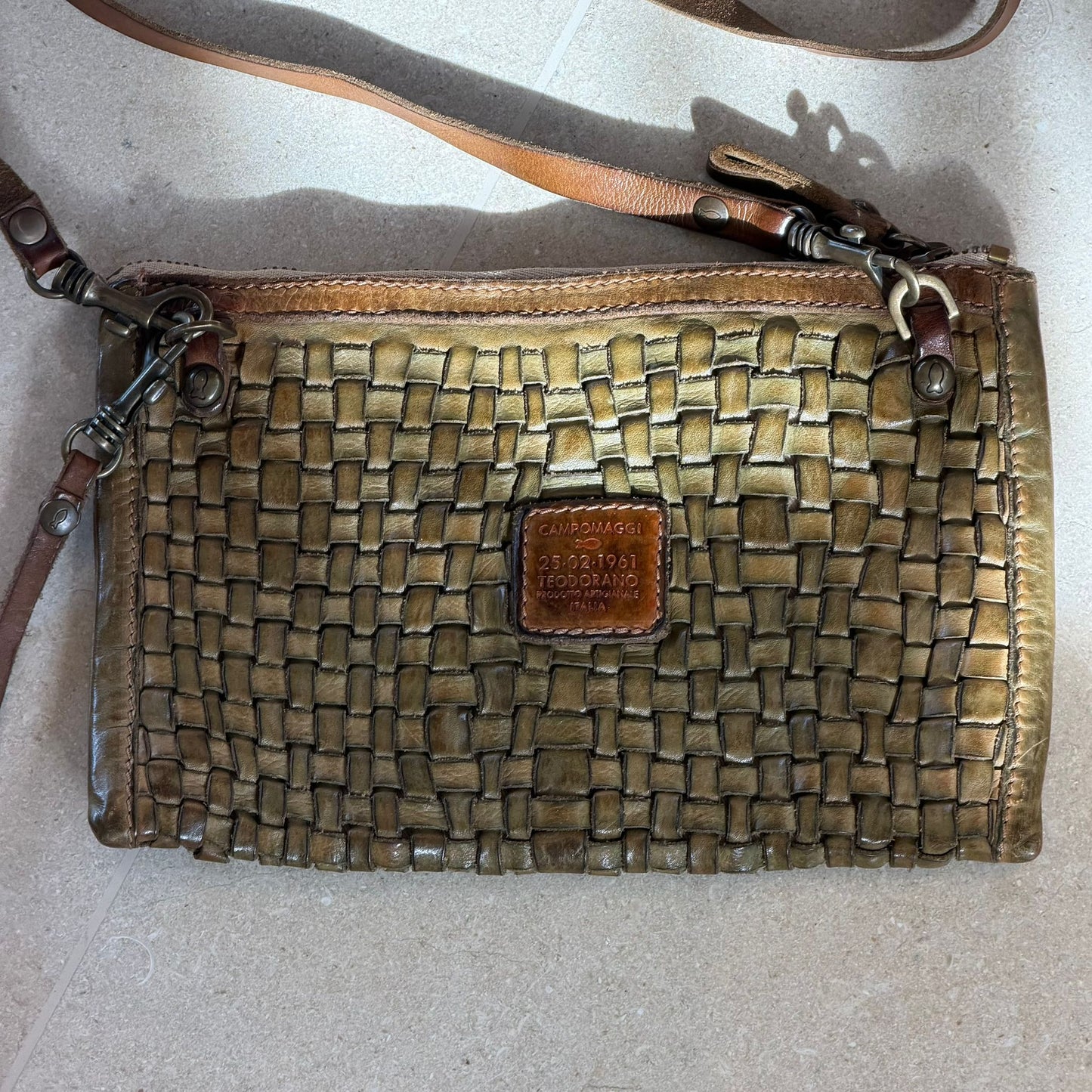 תיק עור קלוע של Campomaggi