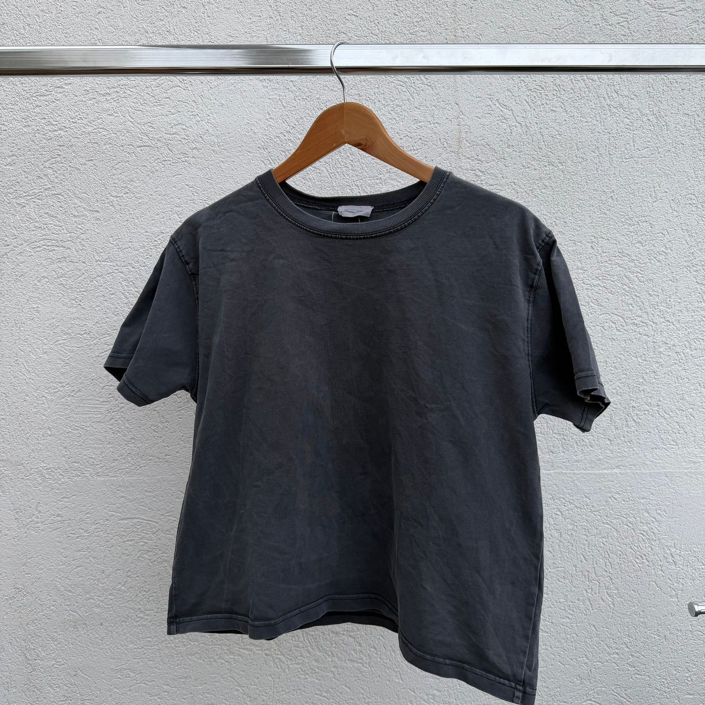 טישירט אפורה של American Vintage