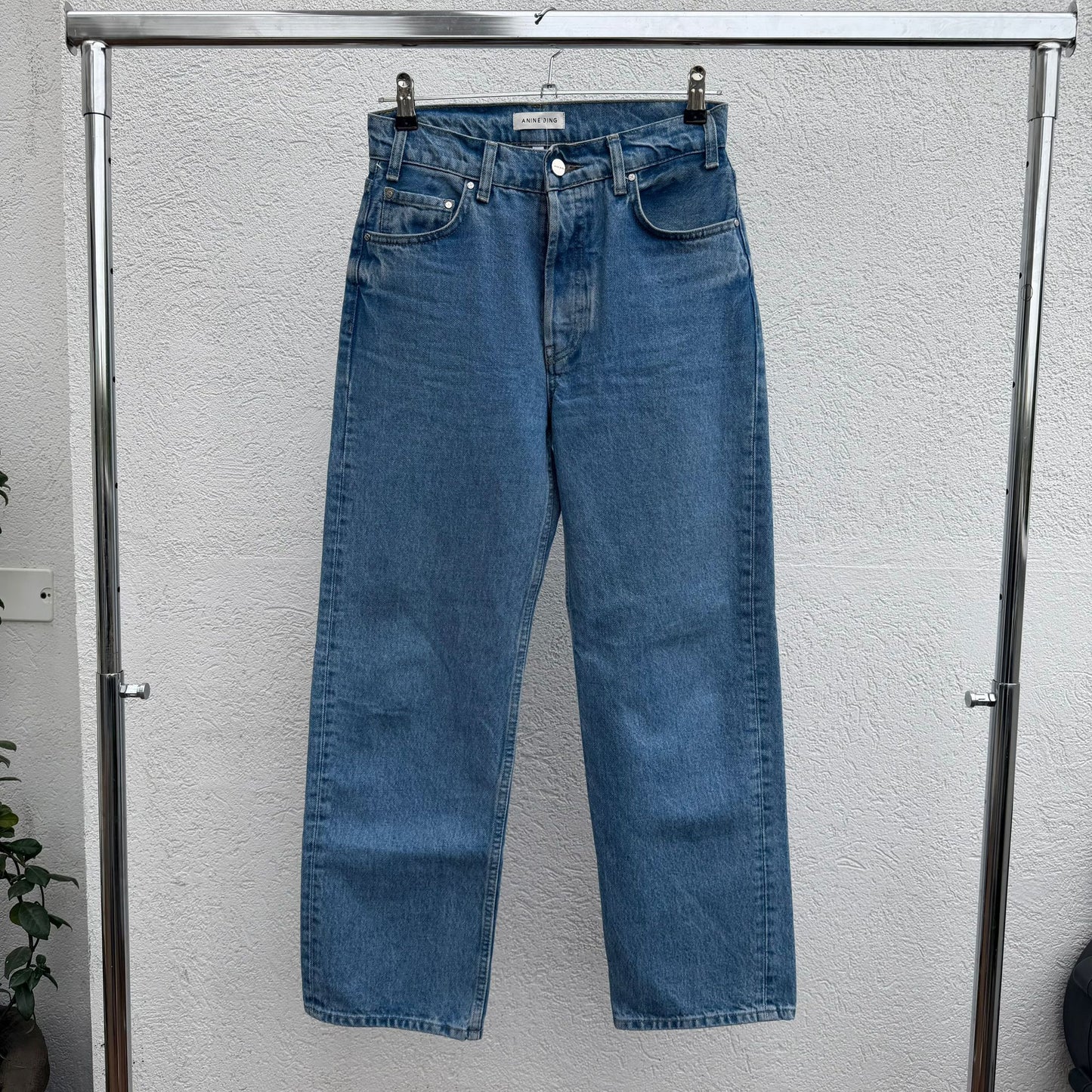 ג׳ינס תכלת של Anine Bing