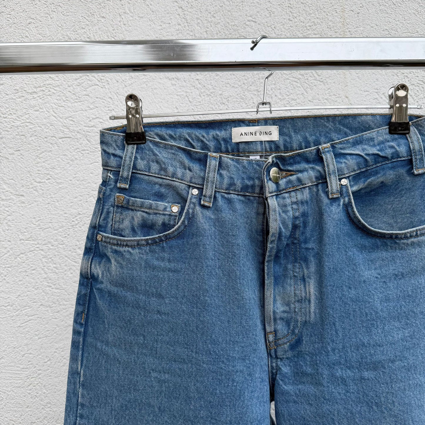 ג׳ינס תכלת של Anine Bing