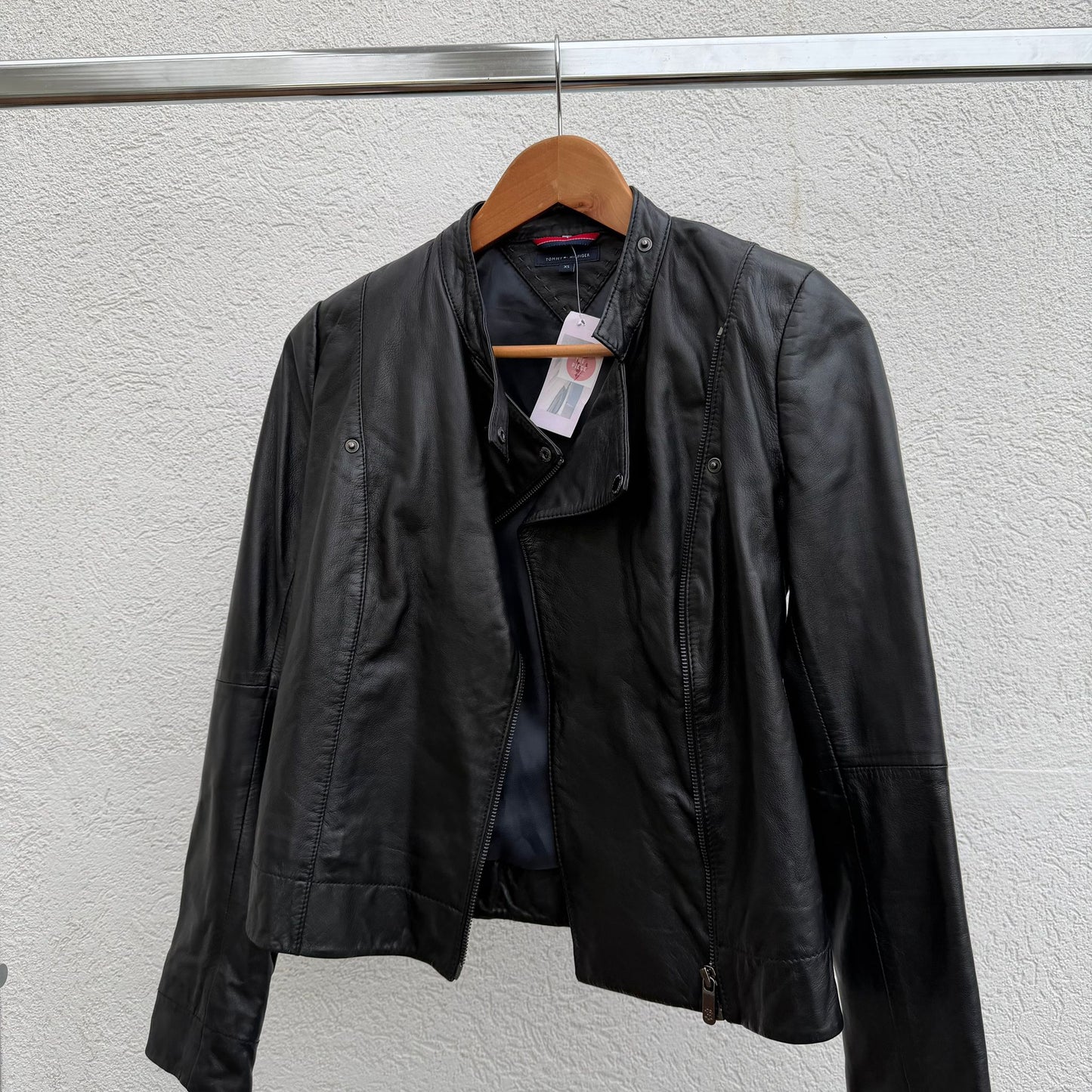 ג׳קט עור מגניב של Tommy Hilfiger