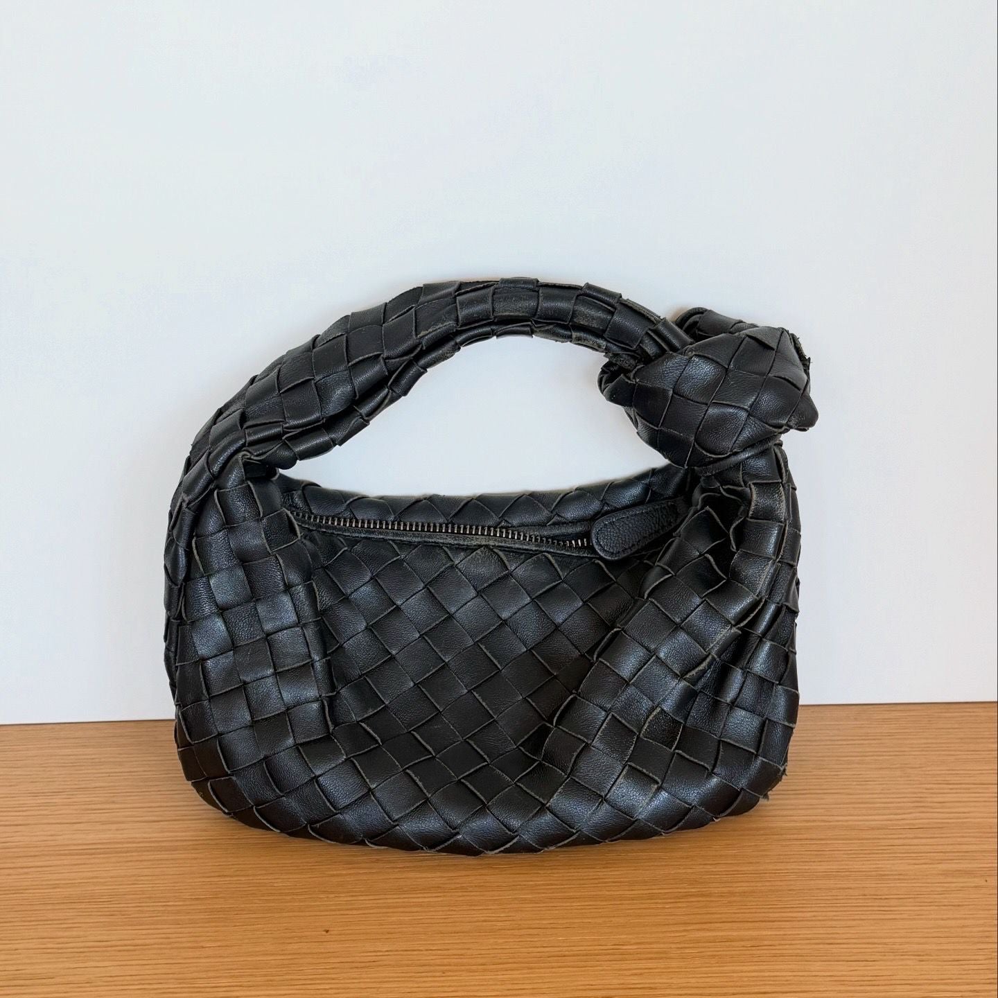 תיק יד קלוע של Bottega Veneta