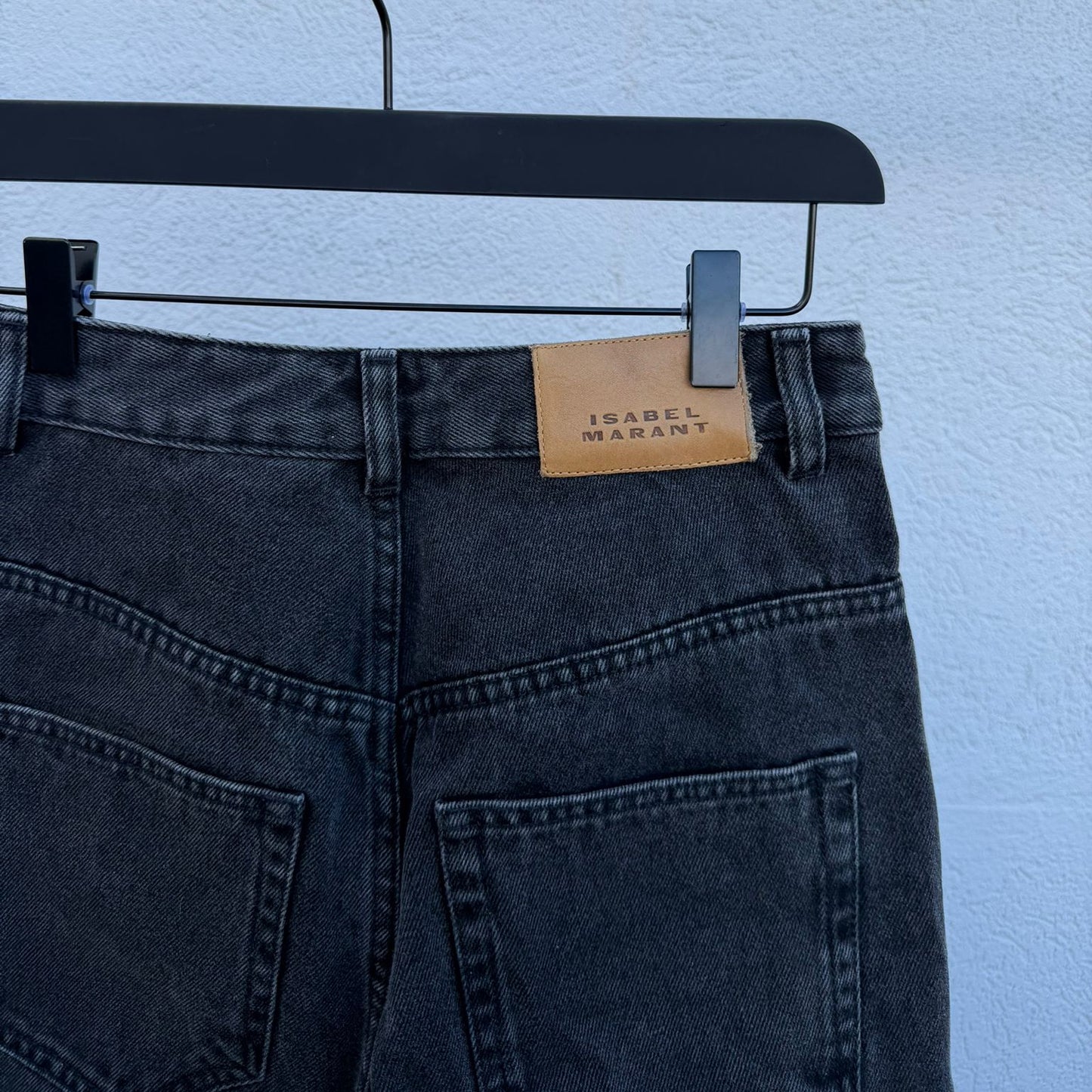 ג׳ינס אפור עם ריצ׳רץ׳ של Isabel Marant