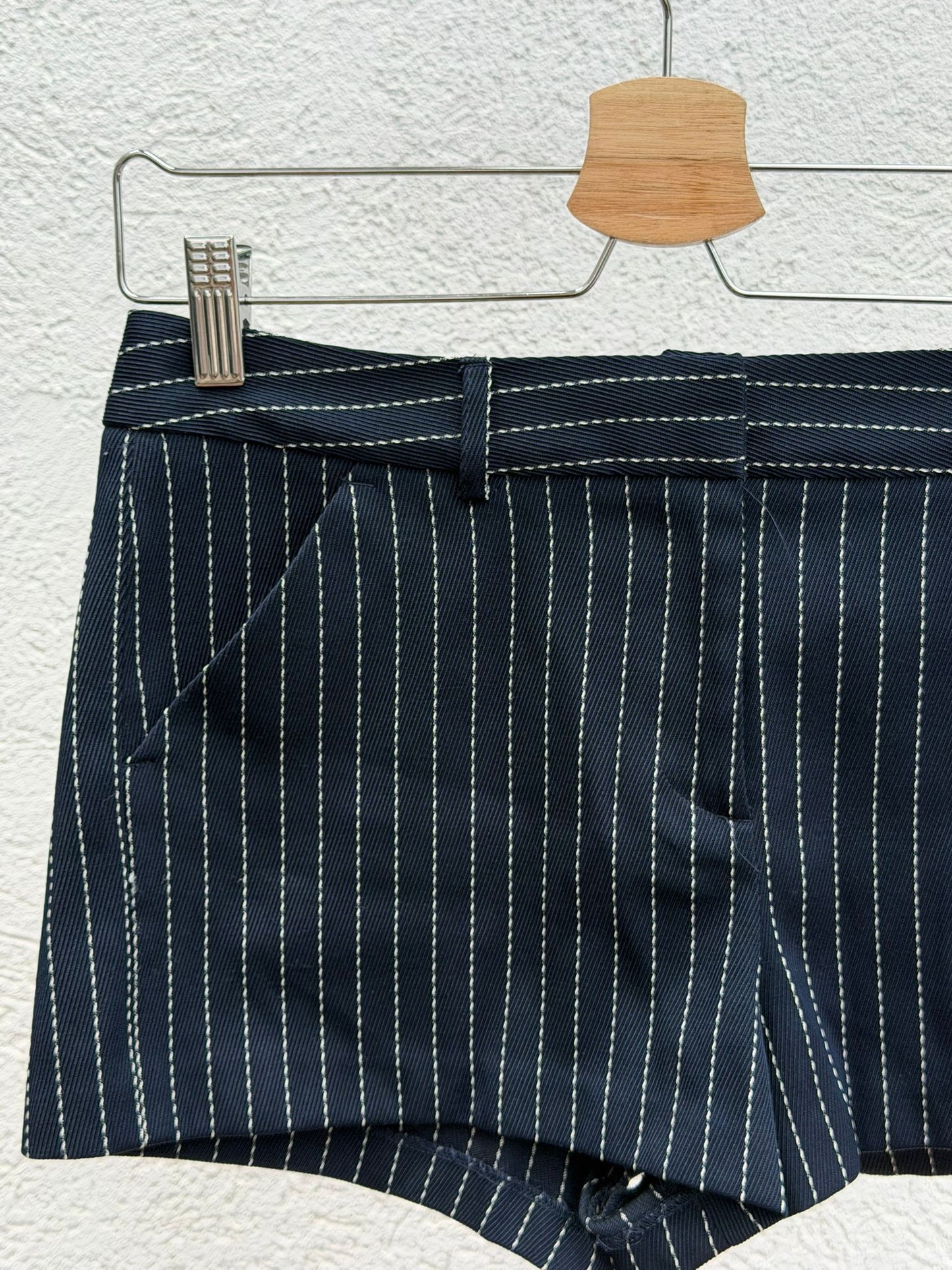 The Frankie Shop מכנסיים קצרים פסים של