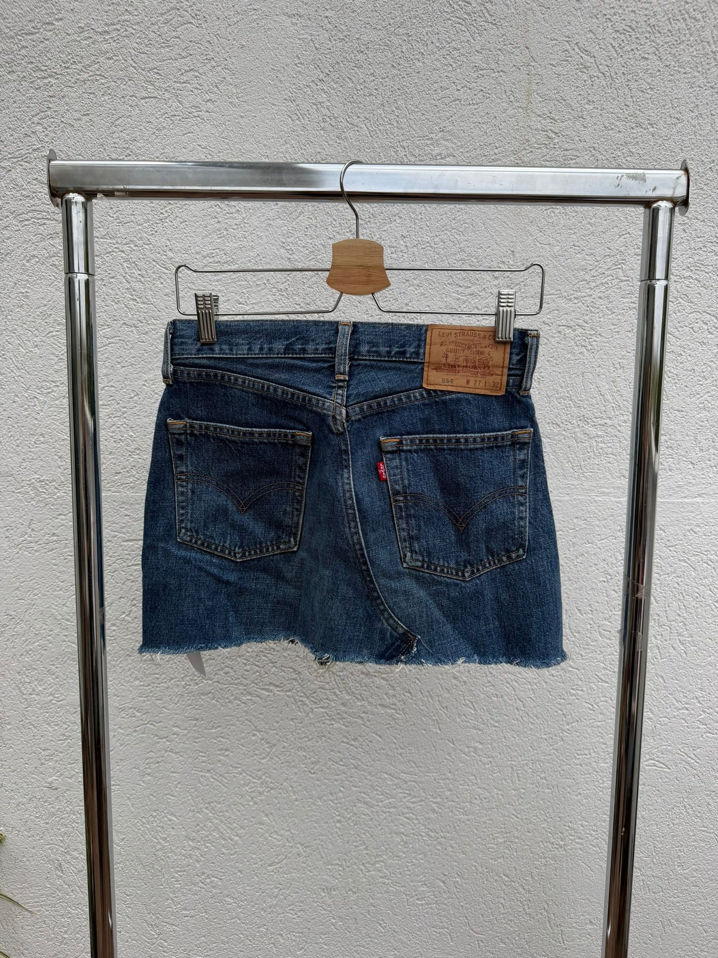 Levi's חצאית ג׳ינס מיני של