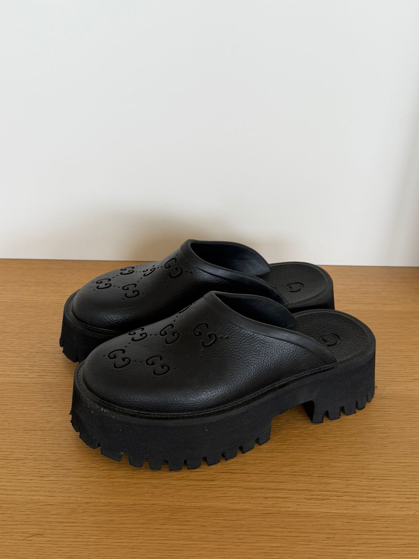 GUCCI כפכפי פלטפורמה של